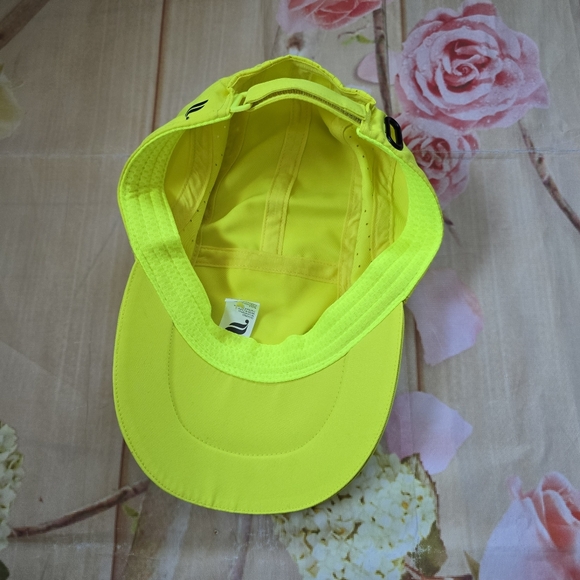 Fabletics Running Hat - Picture 7 of 11